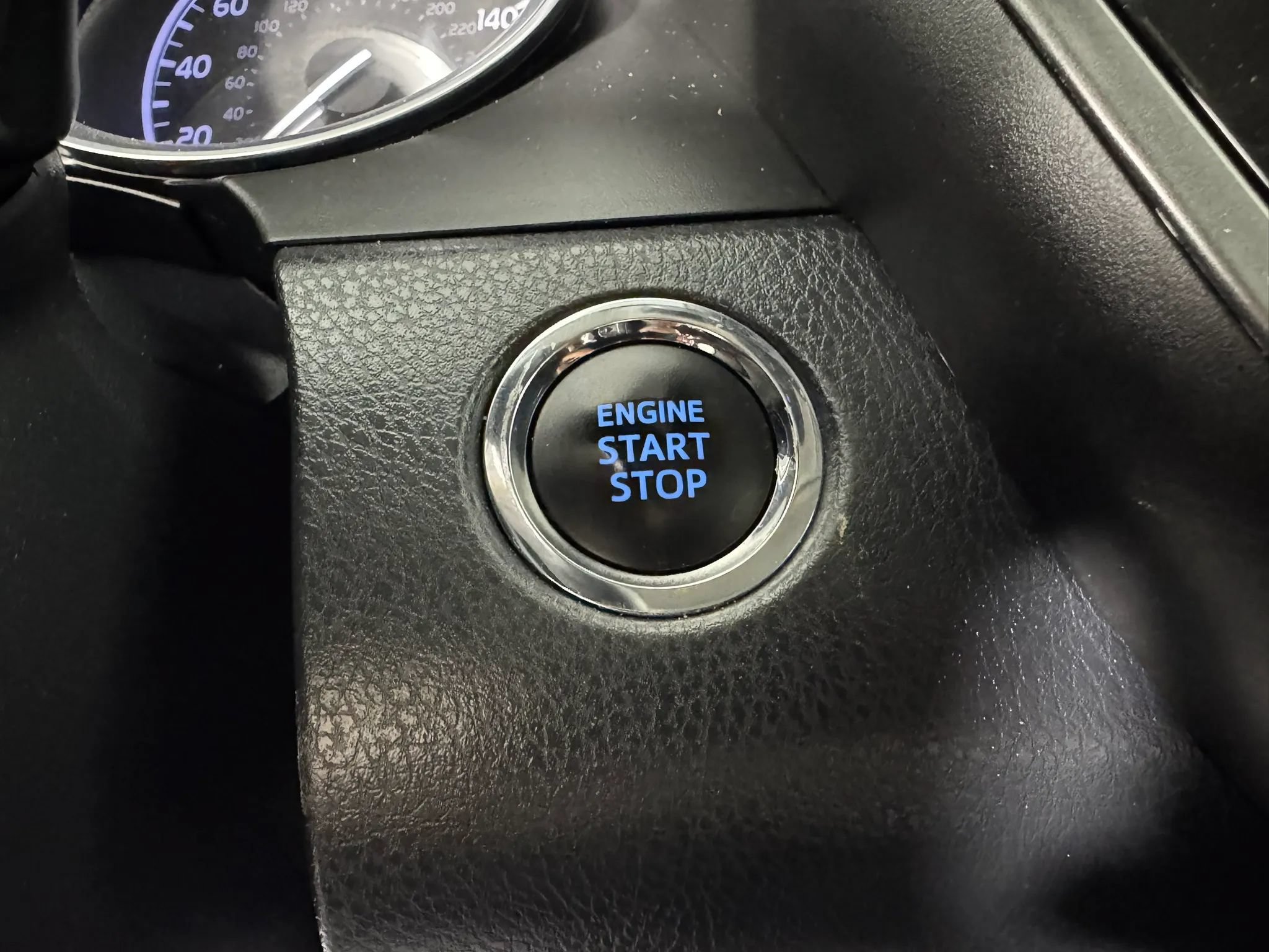 Used 2019 Toyota Camry SE w/ Convenience Package FWD image 17