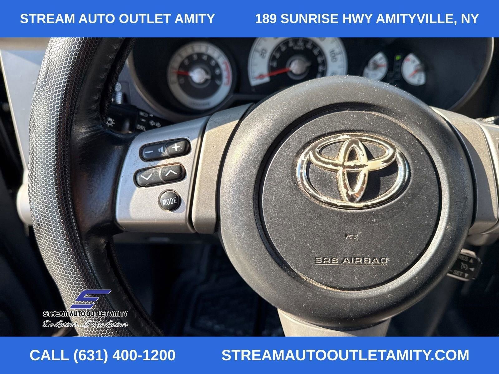 Used 2013 Toyota FJ Cruiser 4WD image 23