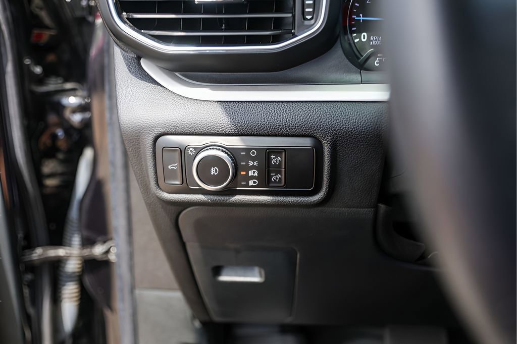 Used 2023 Ford Explorer XLT w/ Equipment Group 202A image 18