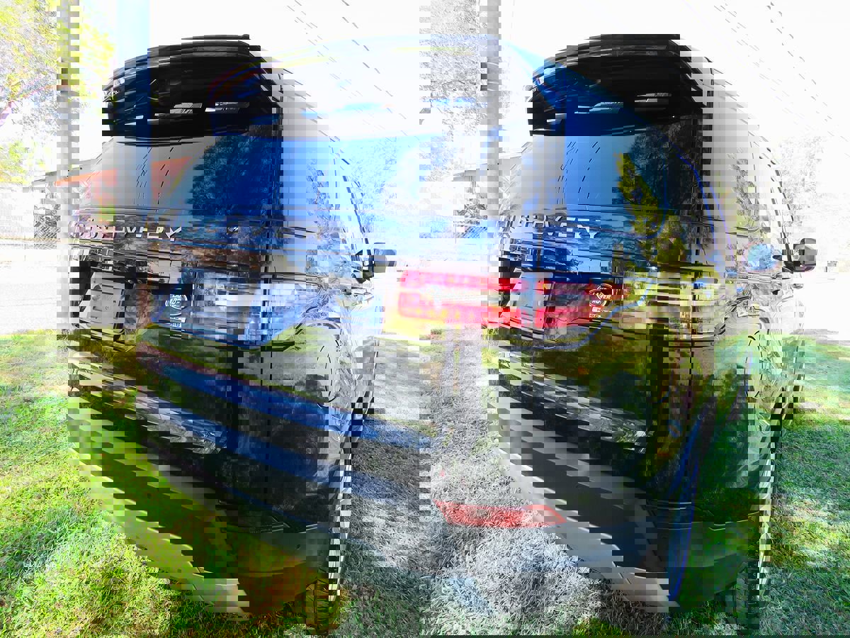 Used 2018 Land Rover Discovery HSE image 7