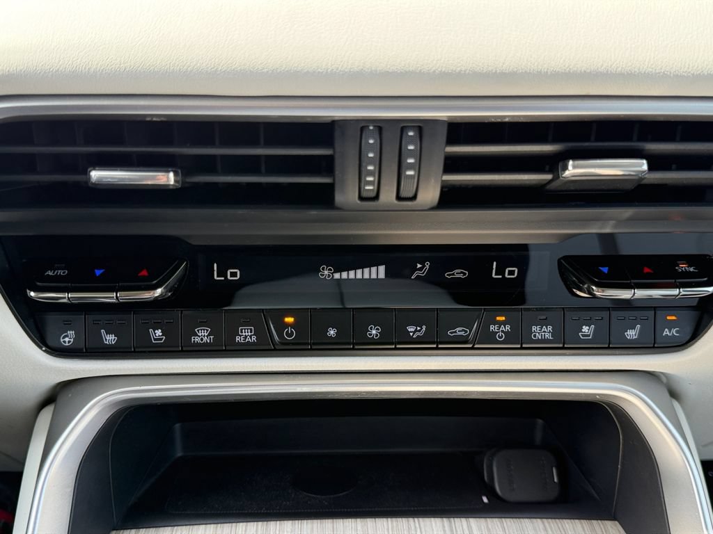 Used 2024 MAZDA CX-90 Plug-In Hybrid w/ Premium Plus AWD/4WD image 17
