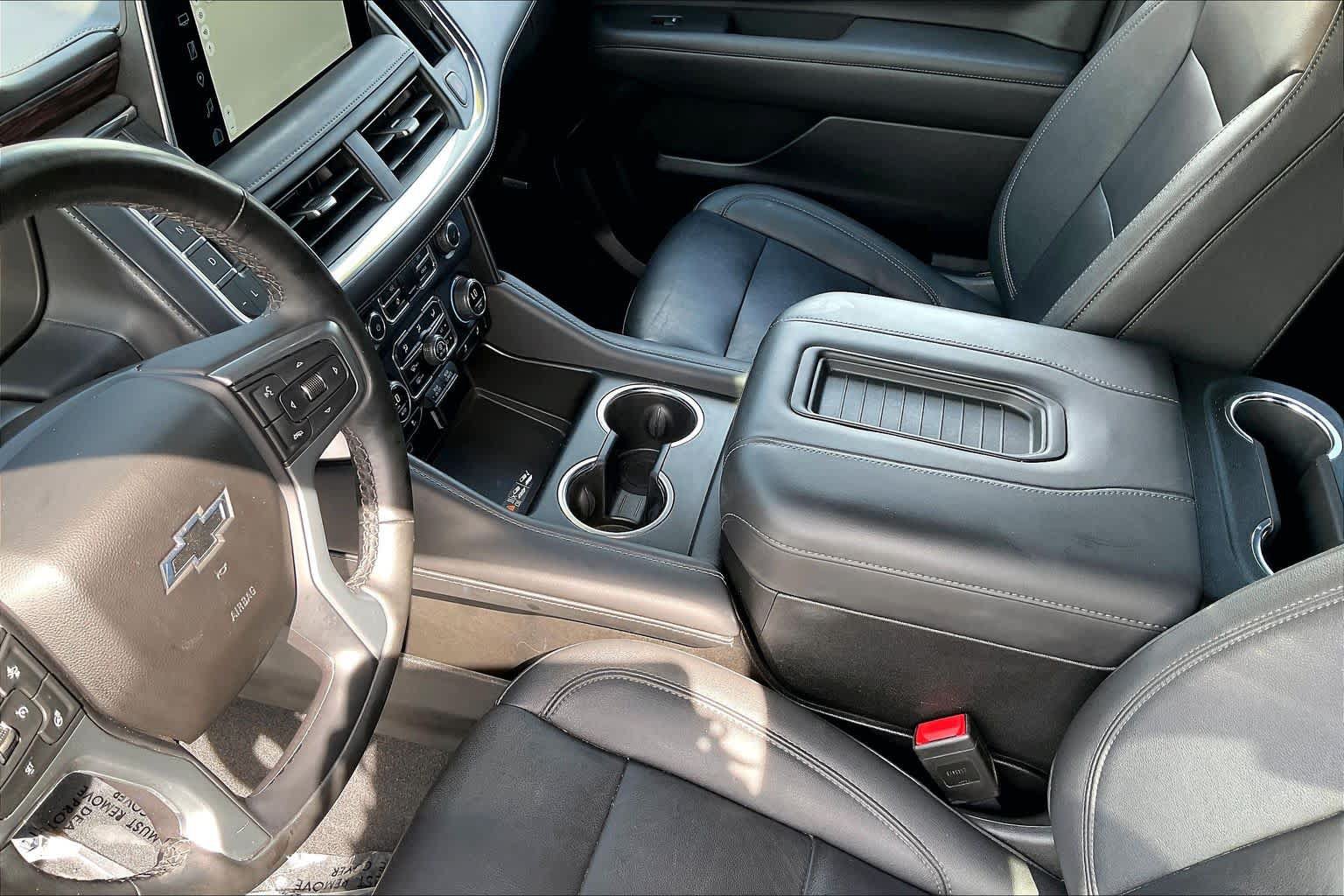 Used 2023 Chevrolet Suburban Z71 w/ Luxury Package AWD/4WD image 17