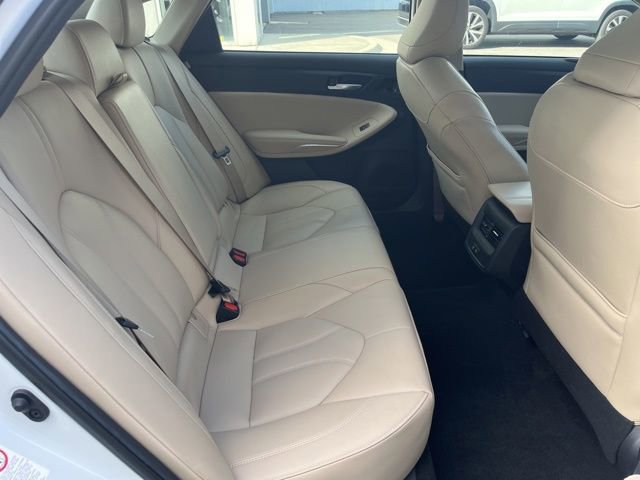 Used 2019 Toyota Avalon Limited image 33