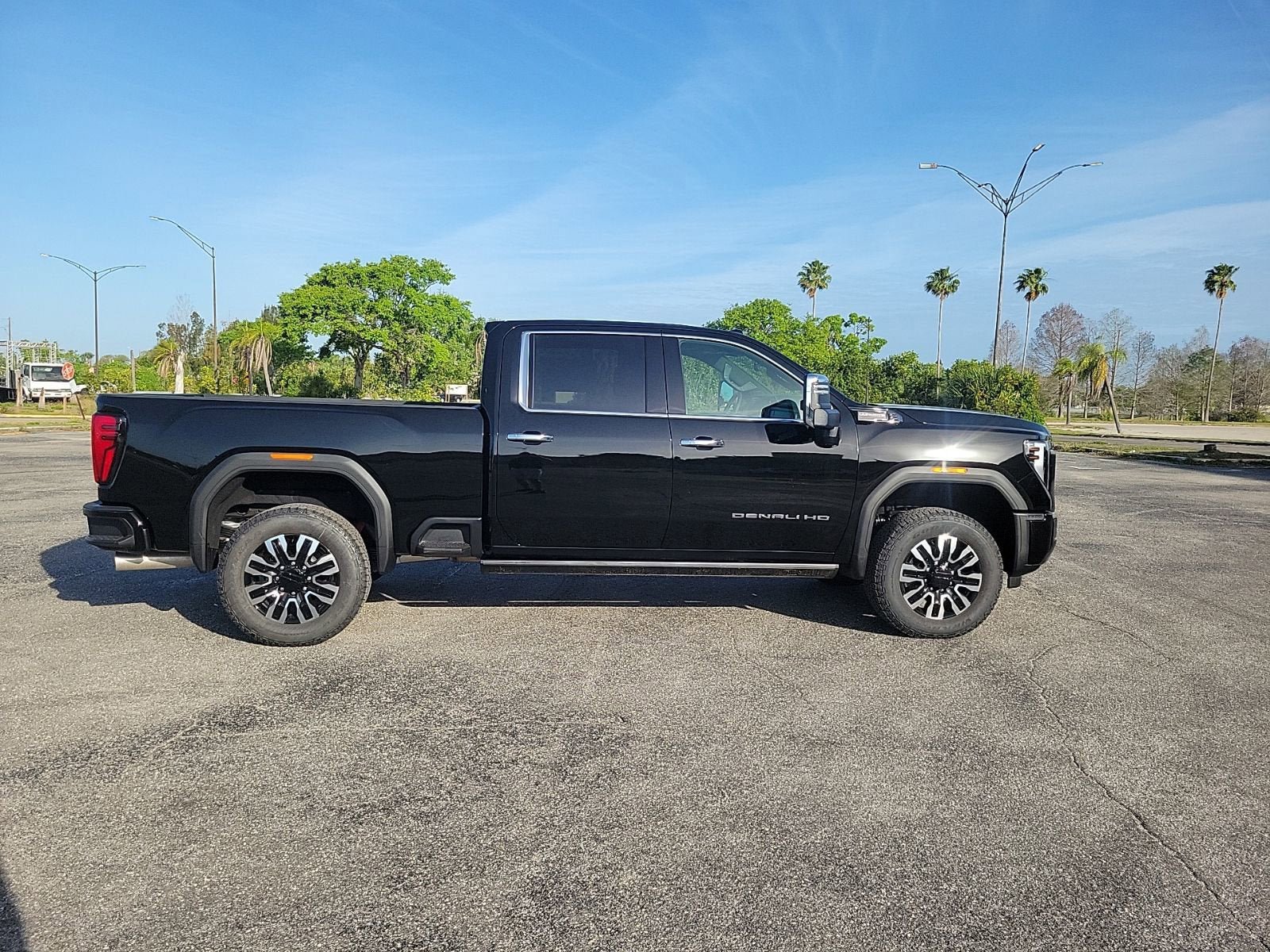 New 2026 GMC Sierra 2500 Denali Ultimate image 4