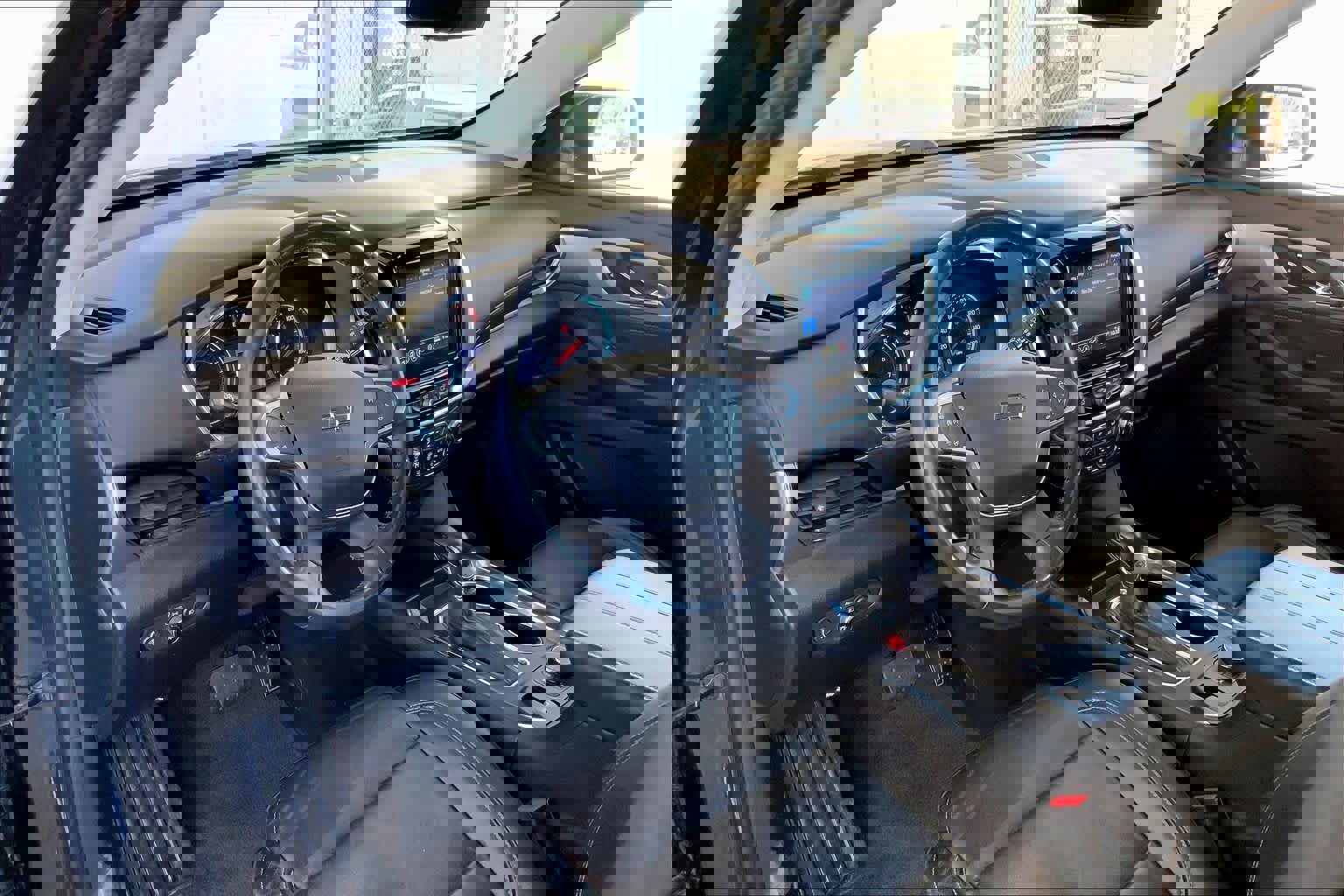 Used 2021 Chevrolet Traverse RS image 18