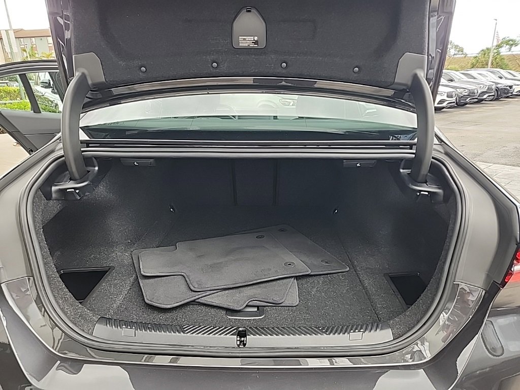 Used 2025 BMW i5 eDrive40i image 20