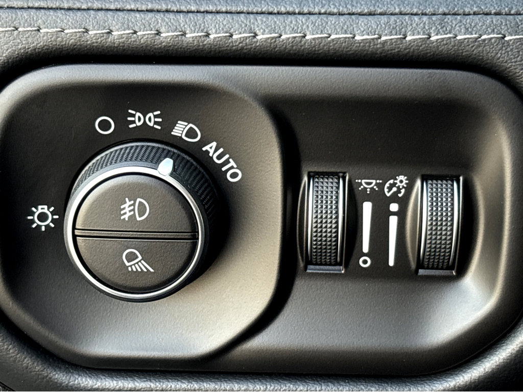 Used 2021 RAM 1500 Limited image 13