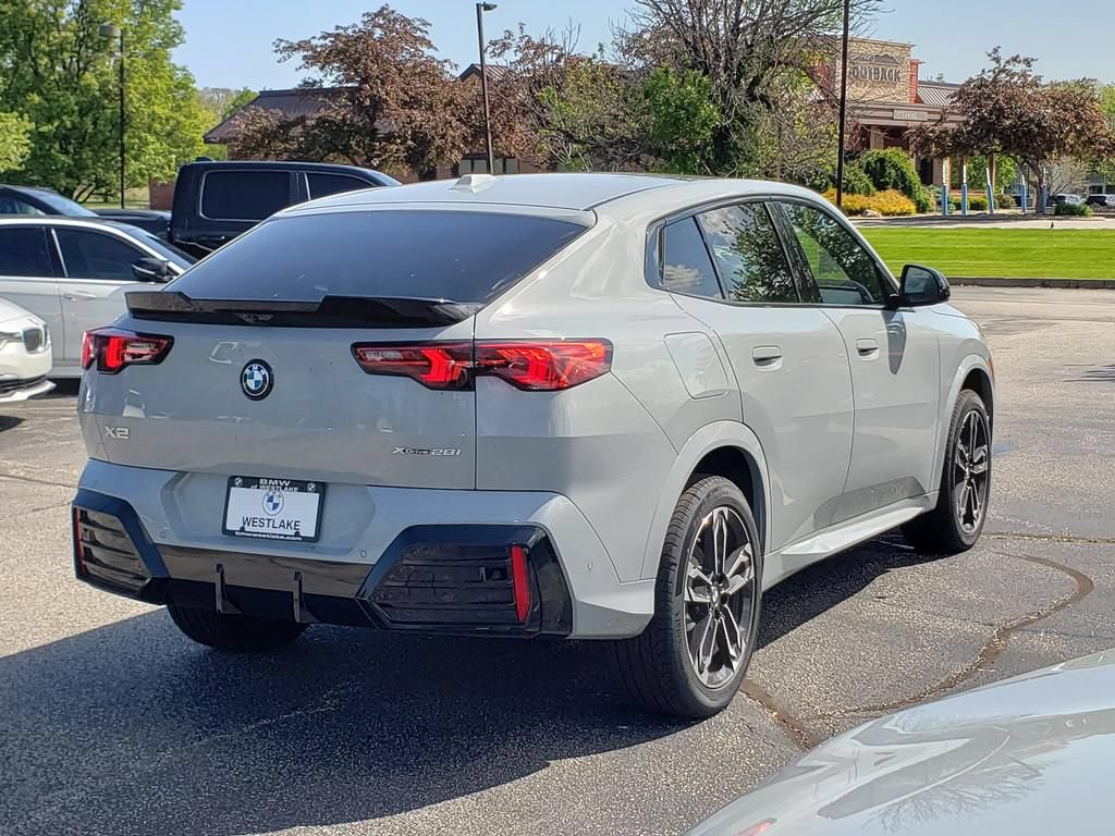 New 2026 BMW X2 xDrive28i w/ Technology Package AWD/4WD image 4