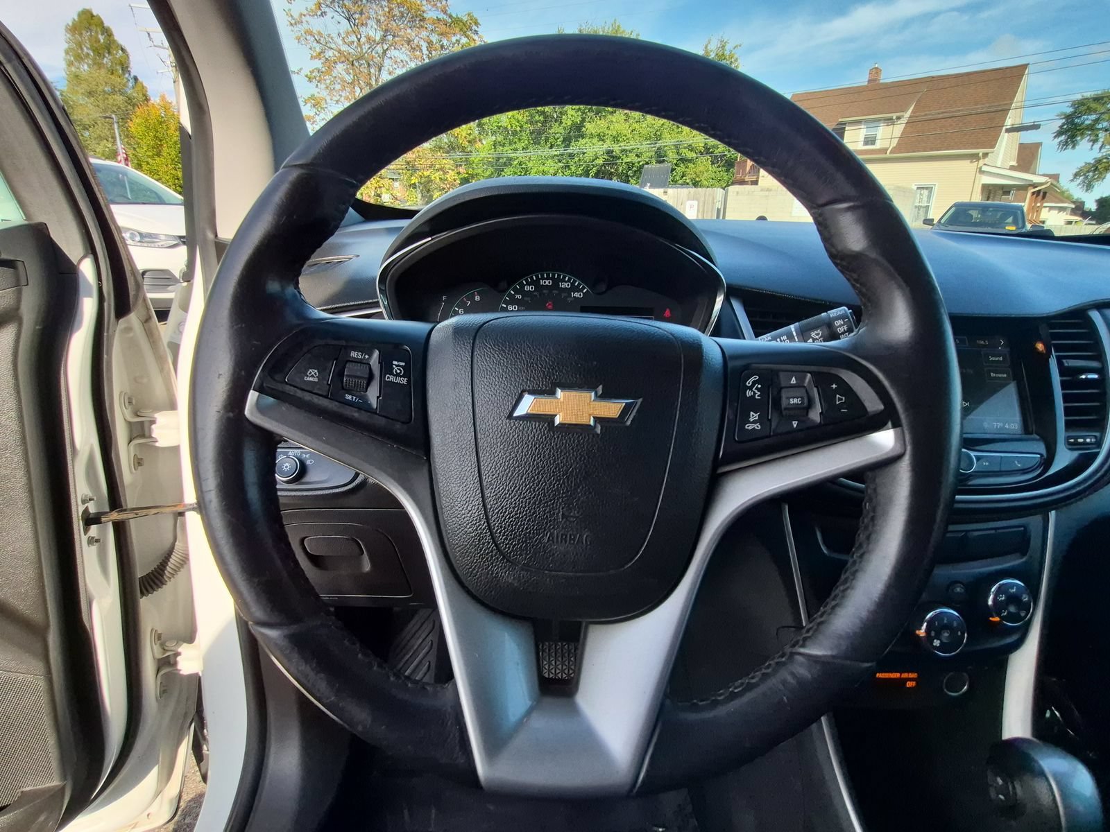 Used 2019 Chevrolet Trax LT w/ LT Convenience Package FWD image 22