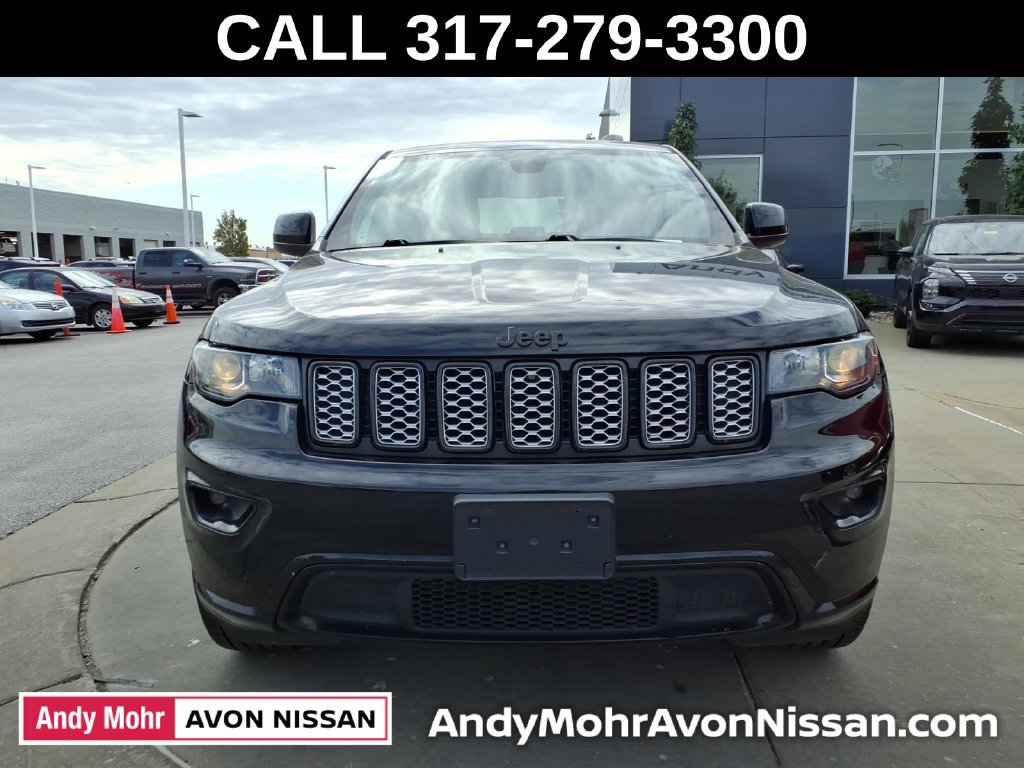 Used 2019 Jeep Grand Cherokee Altitude AWD/4WD image 3
