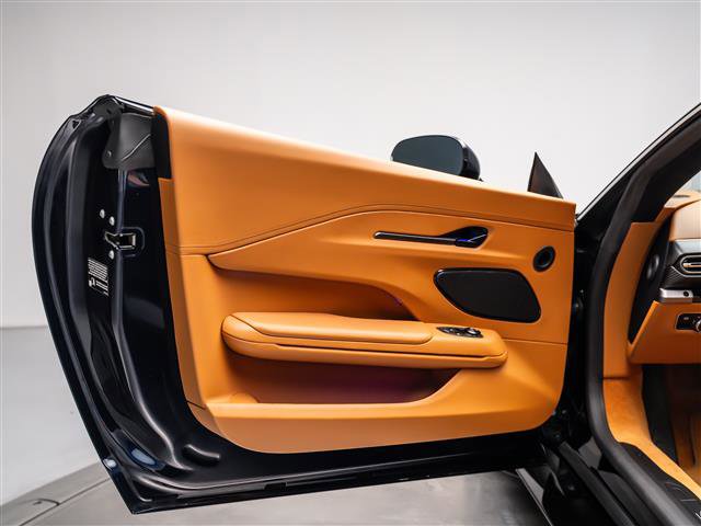 New 2026 Aston Martin V8 Vantage Convertible RWD image 27