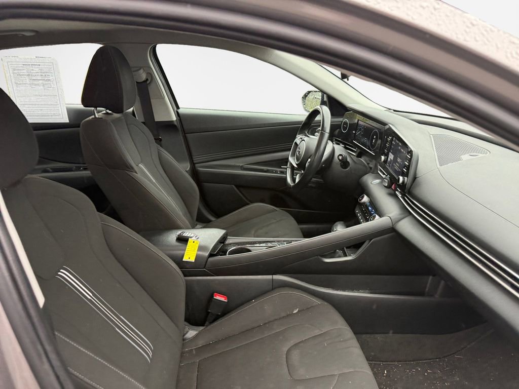 Used 2022 Hyundai Elantra SEL w/ Convenience + Premium Package image 24
