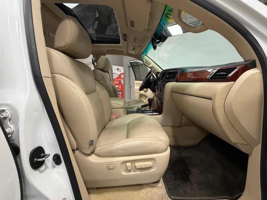 Used 2010 Lexus LX 570 4WD image 53