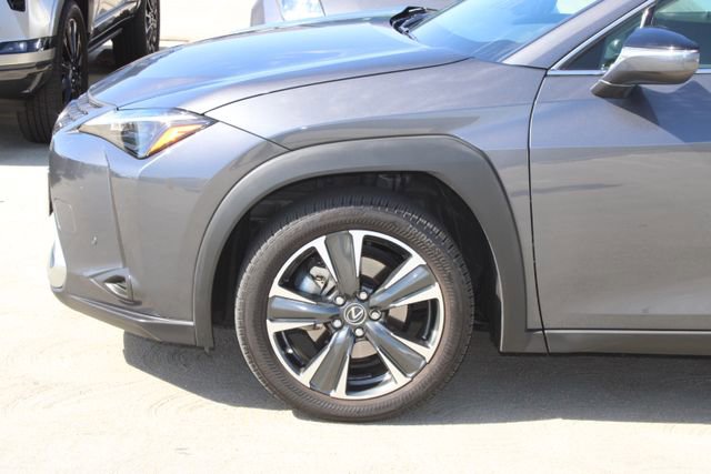 Certified 2023 Lexus UX 250h FWD w/ Accessory Package (Z2) image 4