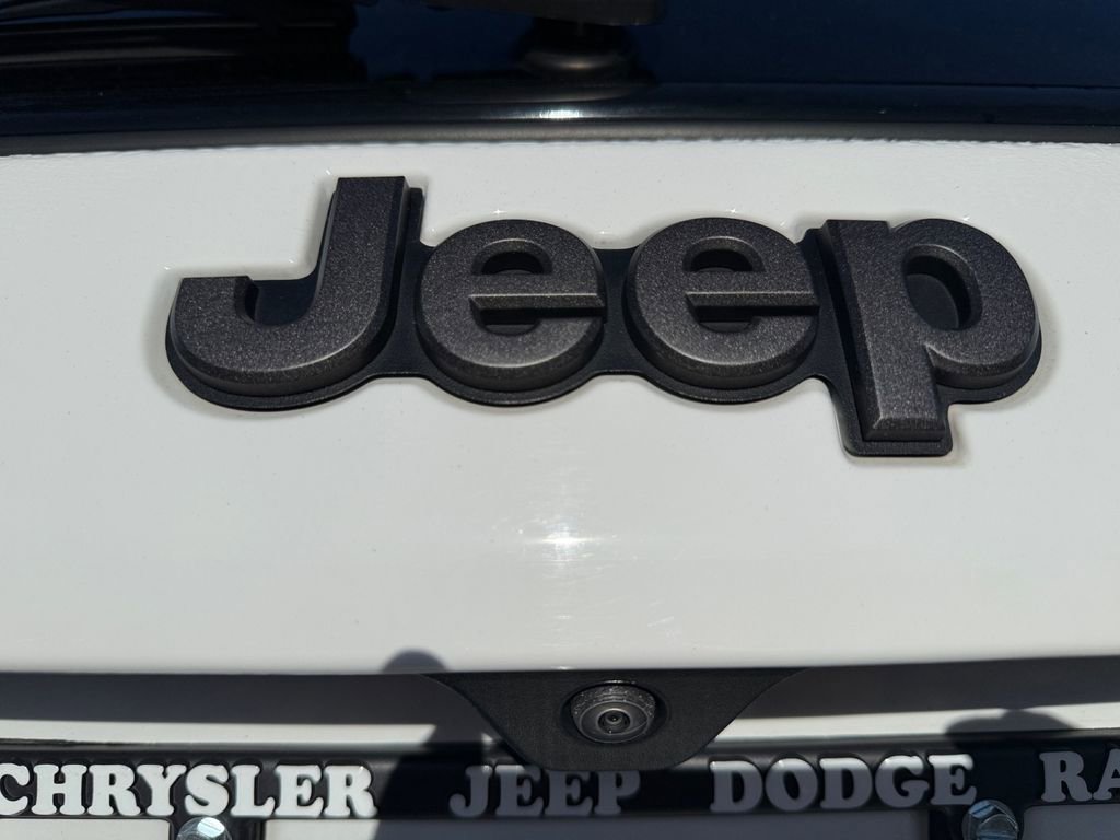 Used 2024 Jeep Compass Trailhawk image 17