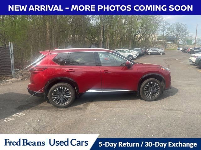 Used 2025 Nissan Rogue Platinum image 4