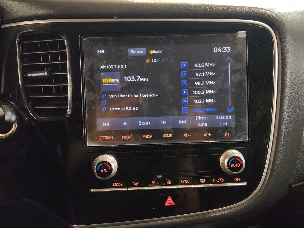 Used 2020 Mitsubishi Outlander SEL AWD/4WD image 25