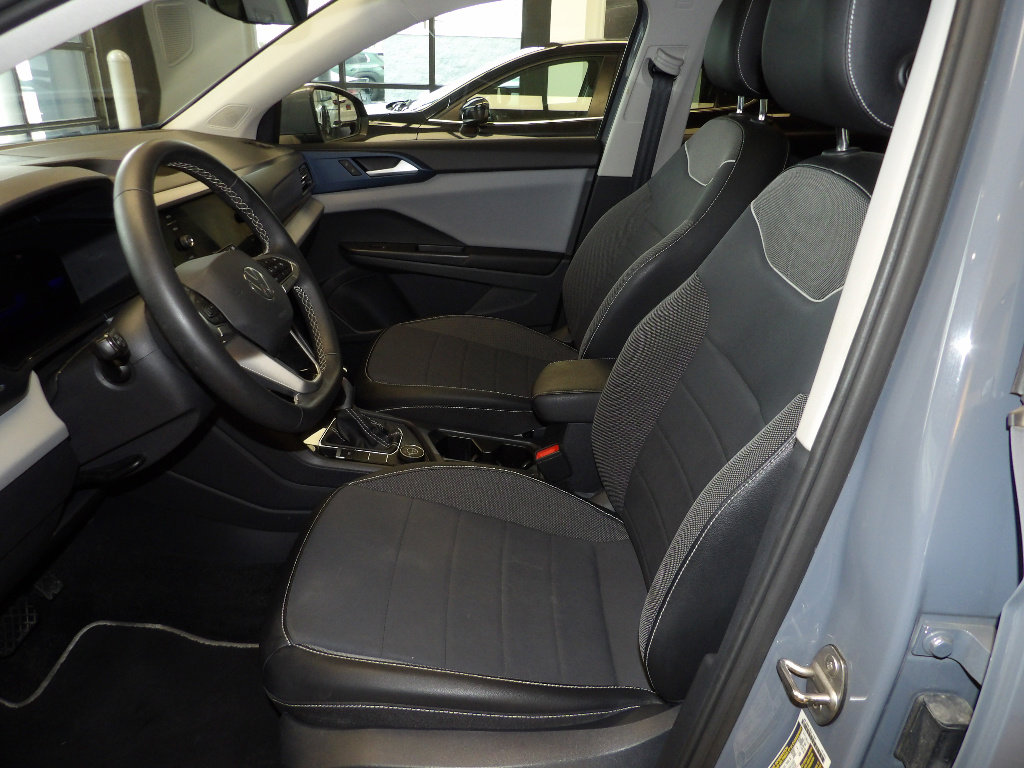 Used 2023 Volkswagen Taos SE w/ Panoramic Sunroof Package AWD/4WD image 26