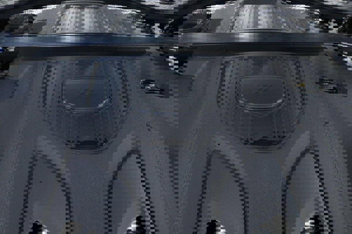 Used 2025 Porsche Panamera image 9