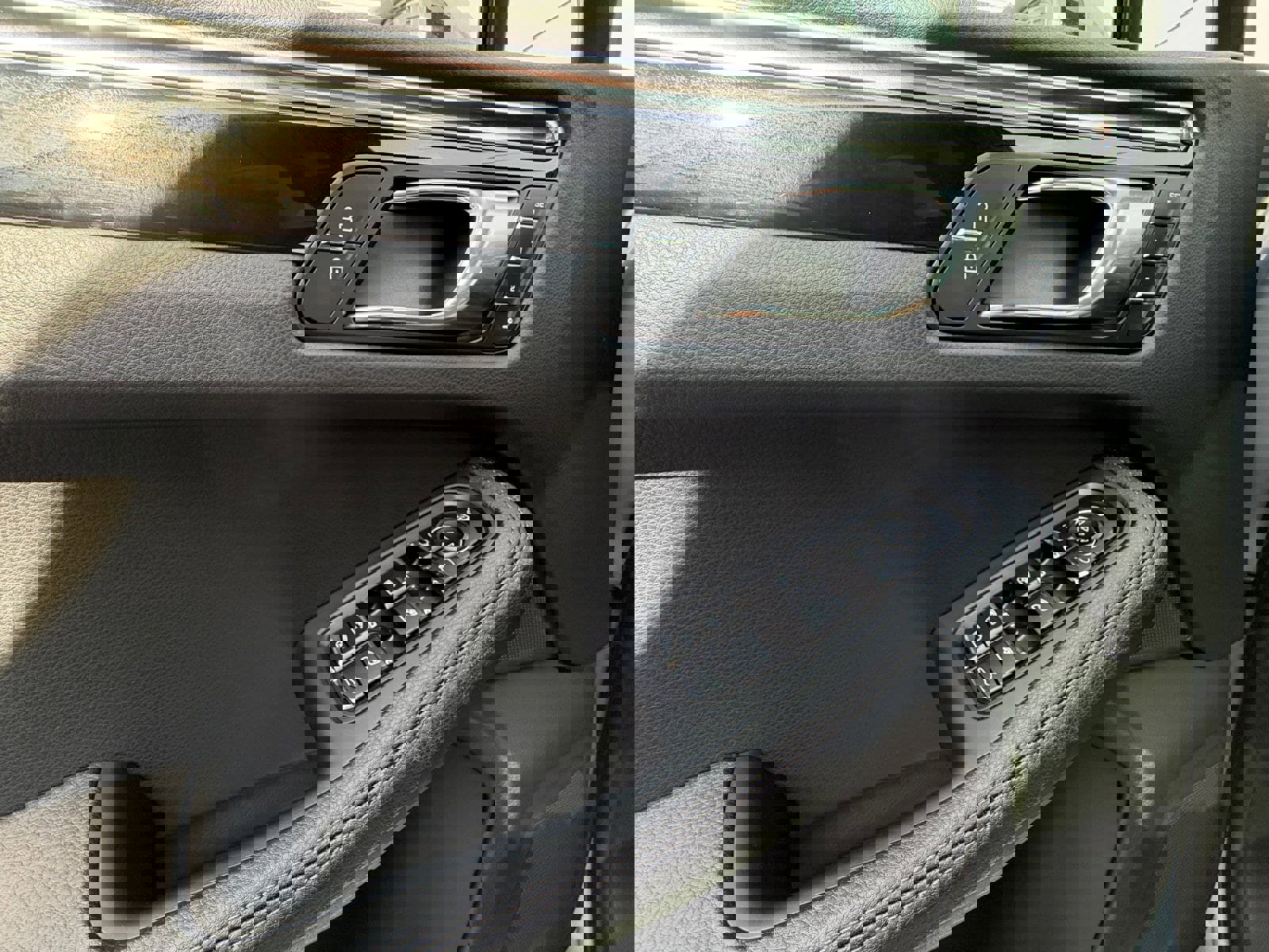 Used 2025 Porsche Macan image 26