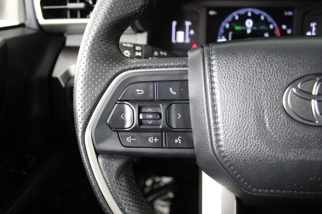 Used 2025 Toyota 4Runner SR5 RWD image 23