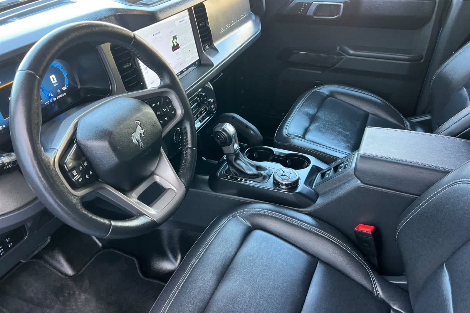 Used 2025 Ford Bronco Badlands AWD/4WD image 12