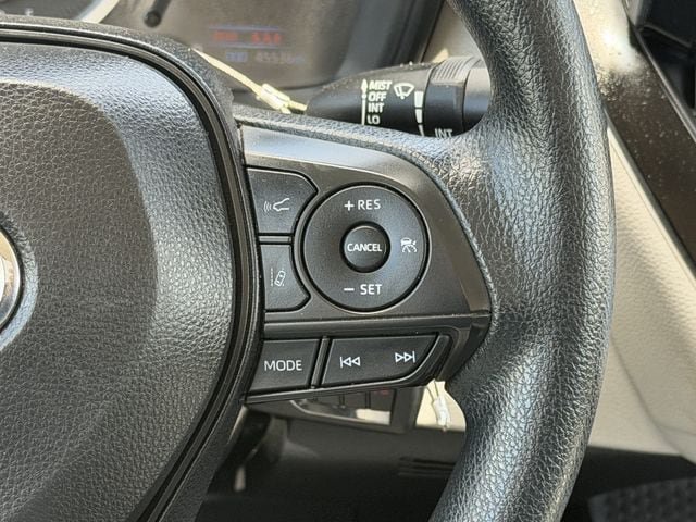 Used 2022 Toyota Corolla LE FWD image 15