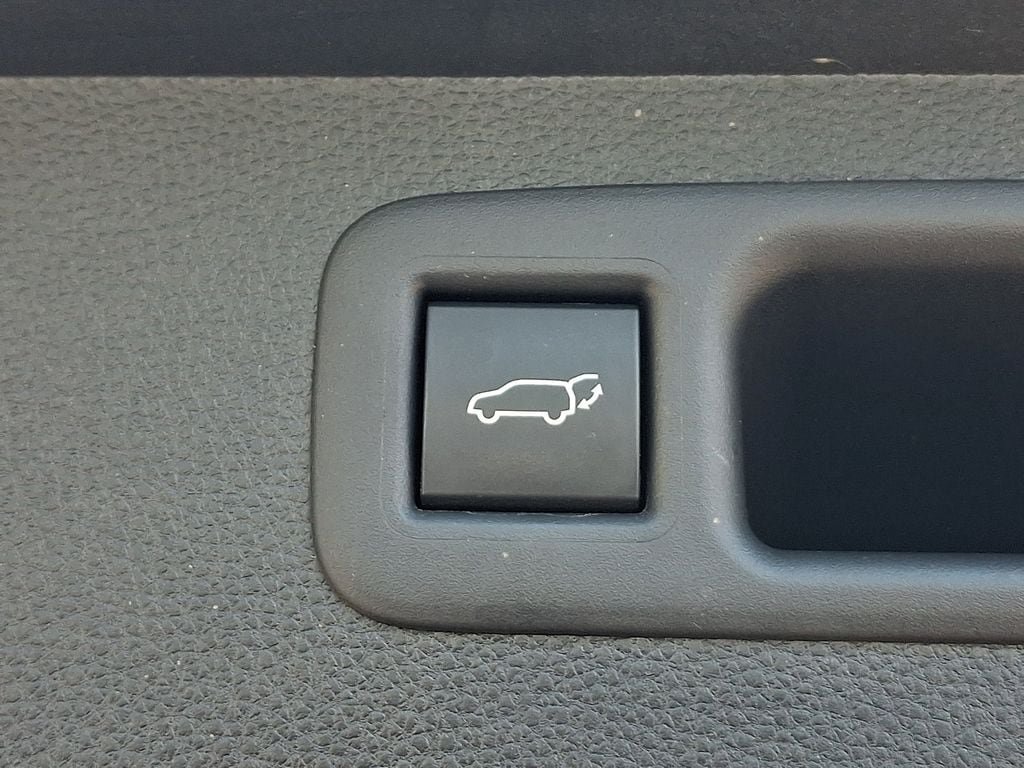 Used 2021 Toyota Highlander Limited AWD/4WD image 30