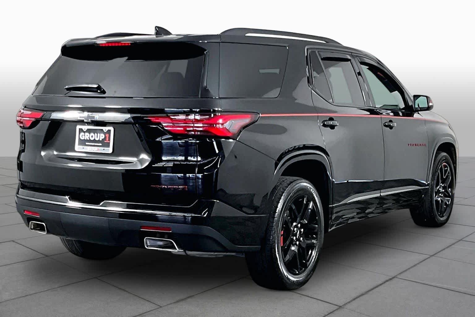 Used 2023 Chevrolet Traverse Premier w/ Redline Edition FWD image 12
