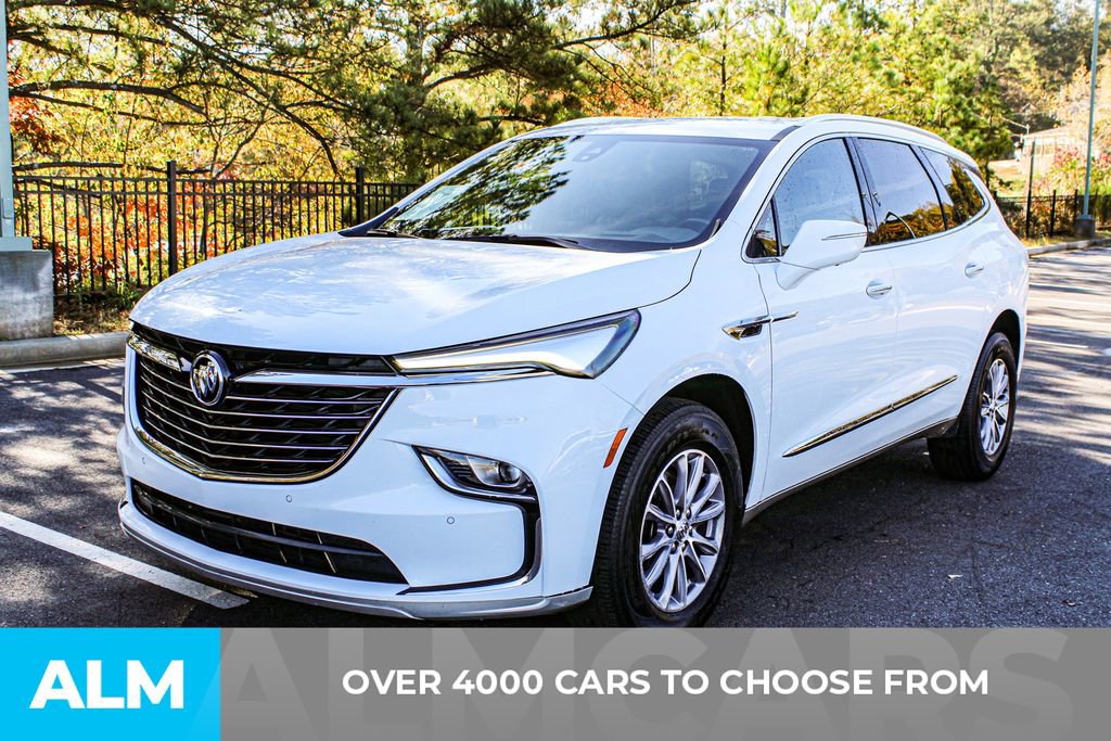 Used 2024 Buick Enclave Premium image 3