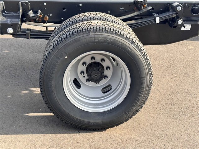 New 2025 Ford F350 XL w/ XL Chrome Package image 15