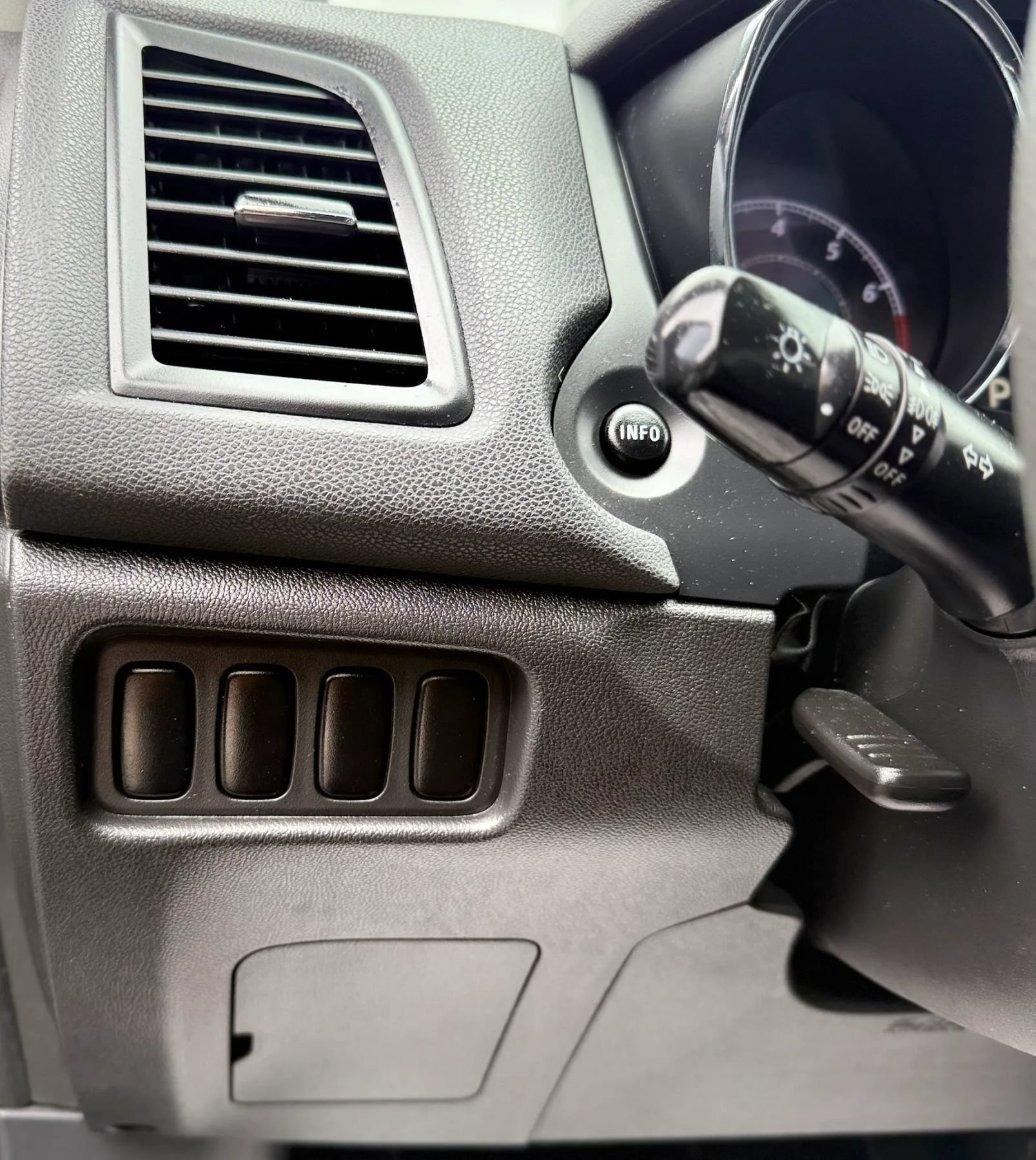 Used 2018 Mitsubishi Outlander Sport ES FWD image 21
