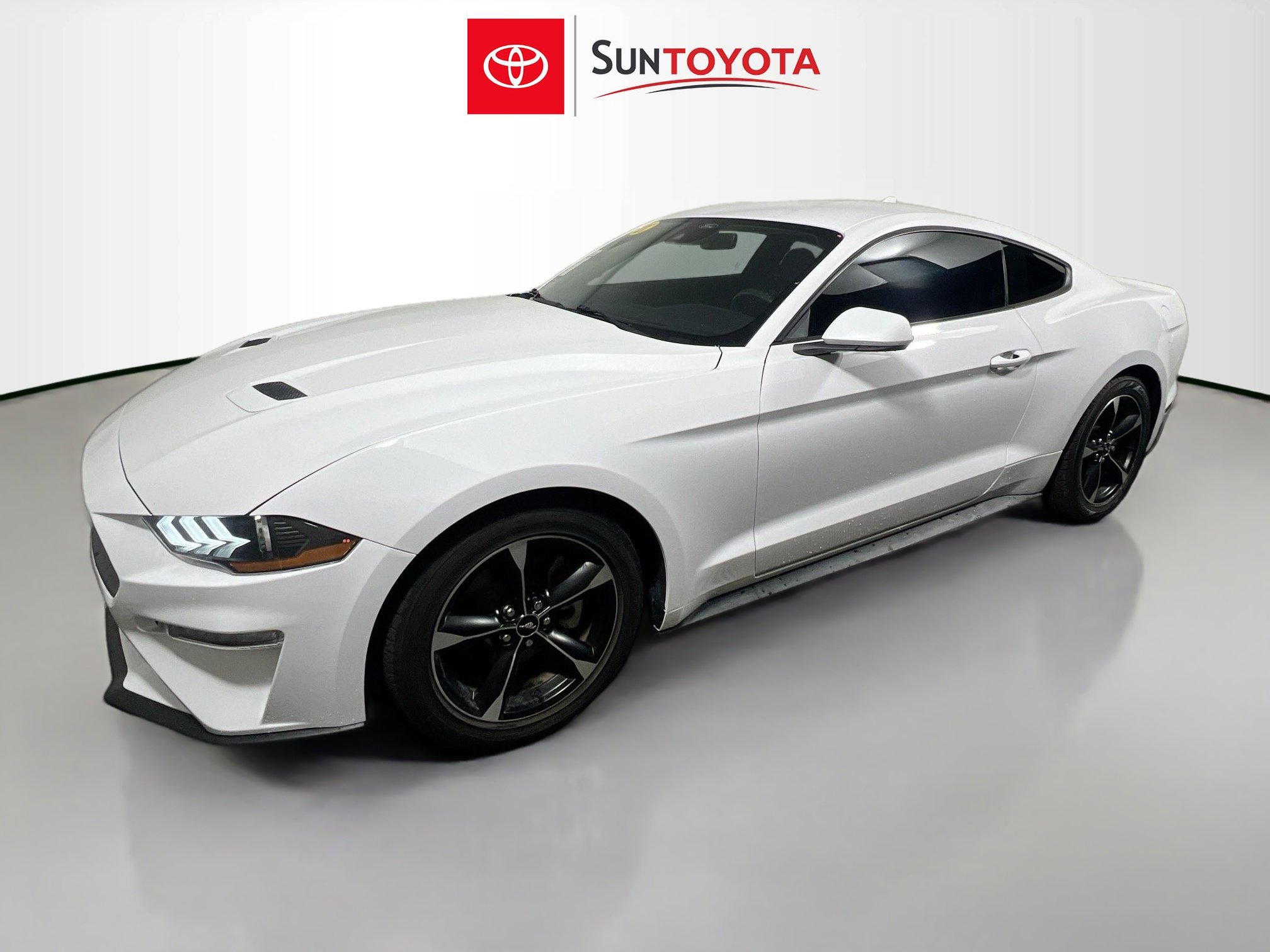 Used 2021 Ford Mustang EcoBoost image 9