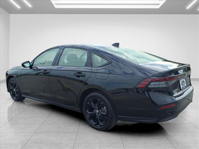 Used 2025 Honda Accord SE image 7