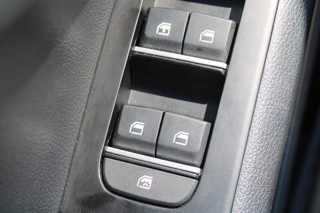 Certified 2025 Kia Soul LX w/ LX Technology Package image 19