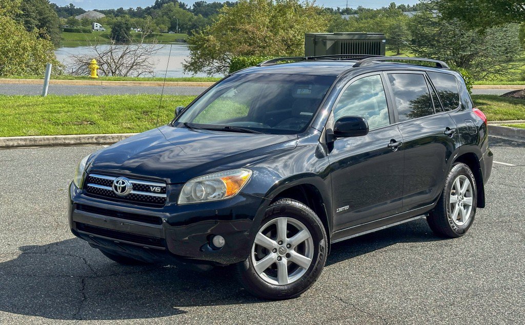 Used 2007 Toyota RAV4 Limited AWD/4WD image 3