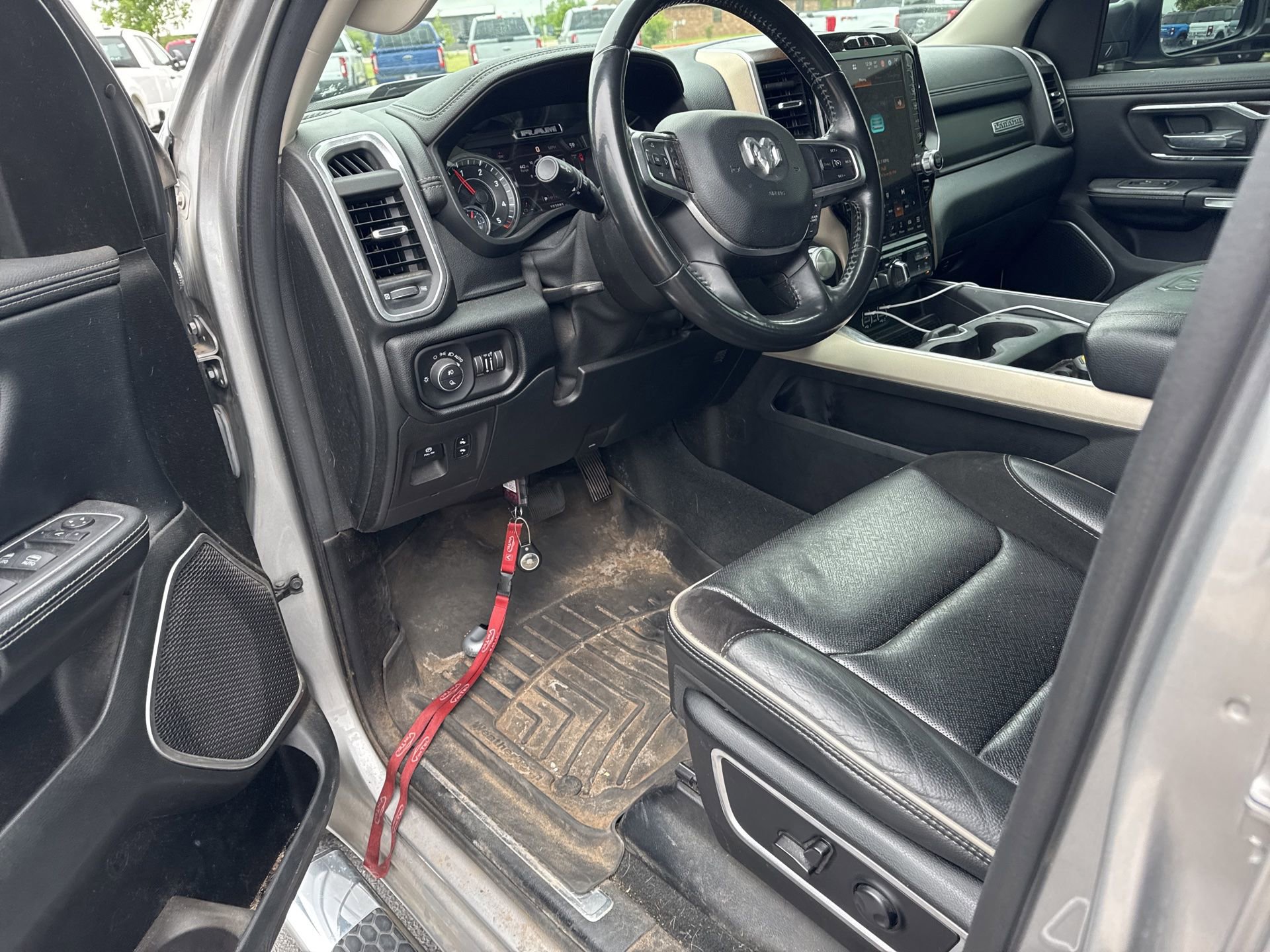 Used 2022 RAM 1500 Laramie RWD image 24