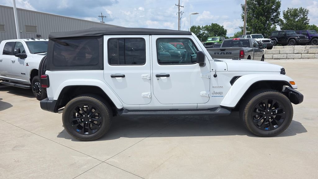 Used 2023 Jeep Wrangler Unlimited Sahara w/ Cold Weather Group AWD/4WD image 6