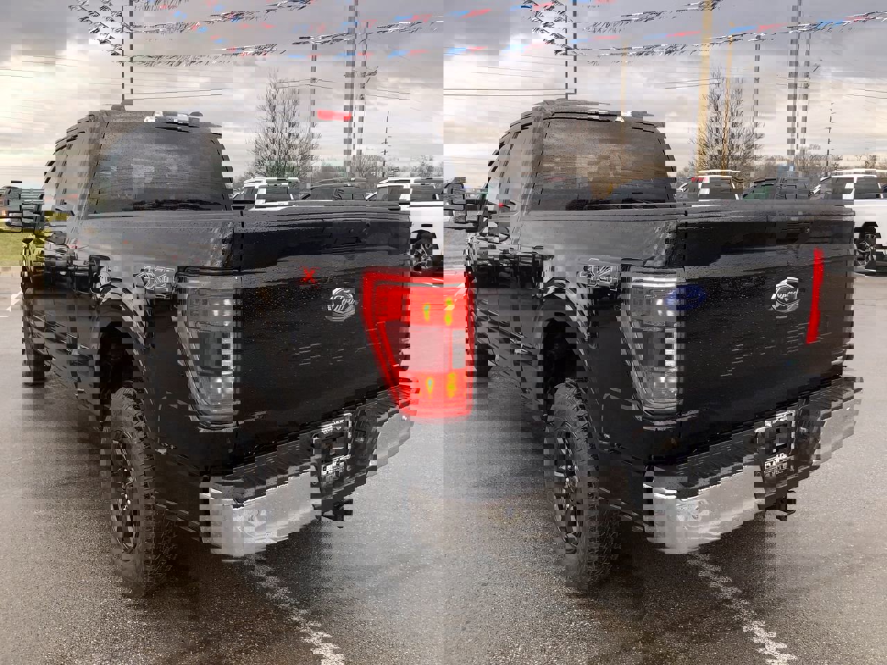 Used 2023 Ford F150 XLT w/ Trailer Tow Package image 4