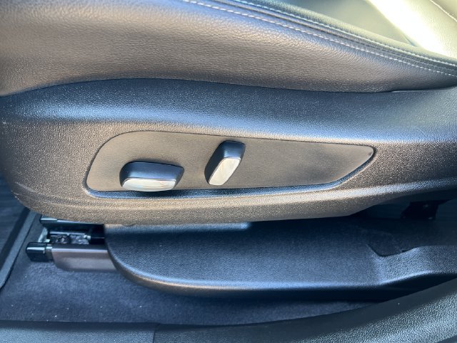 Used 2024 Cadillac XT6 Luxury w/ LPO, Floor Liner Package AWD/4WD image 13