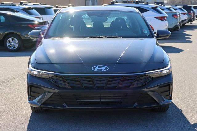 New 2026 Hyundai Elantra SE image 2