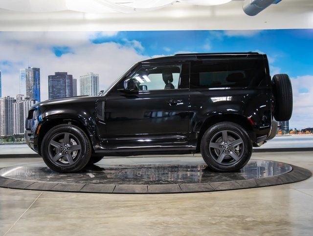 Certified 2025 Land Rover Defender 90 X-Dynamic SE image 6