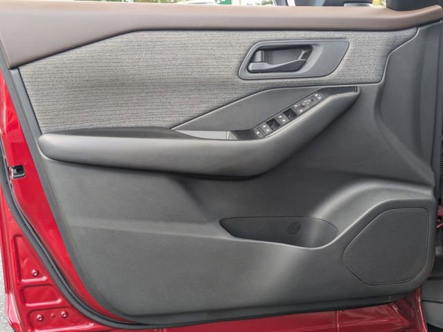 Used 2023 Nissan Rogue S FWD image 9