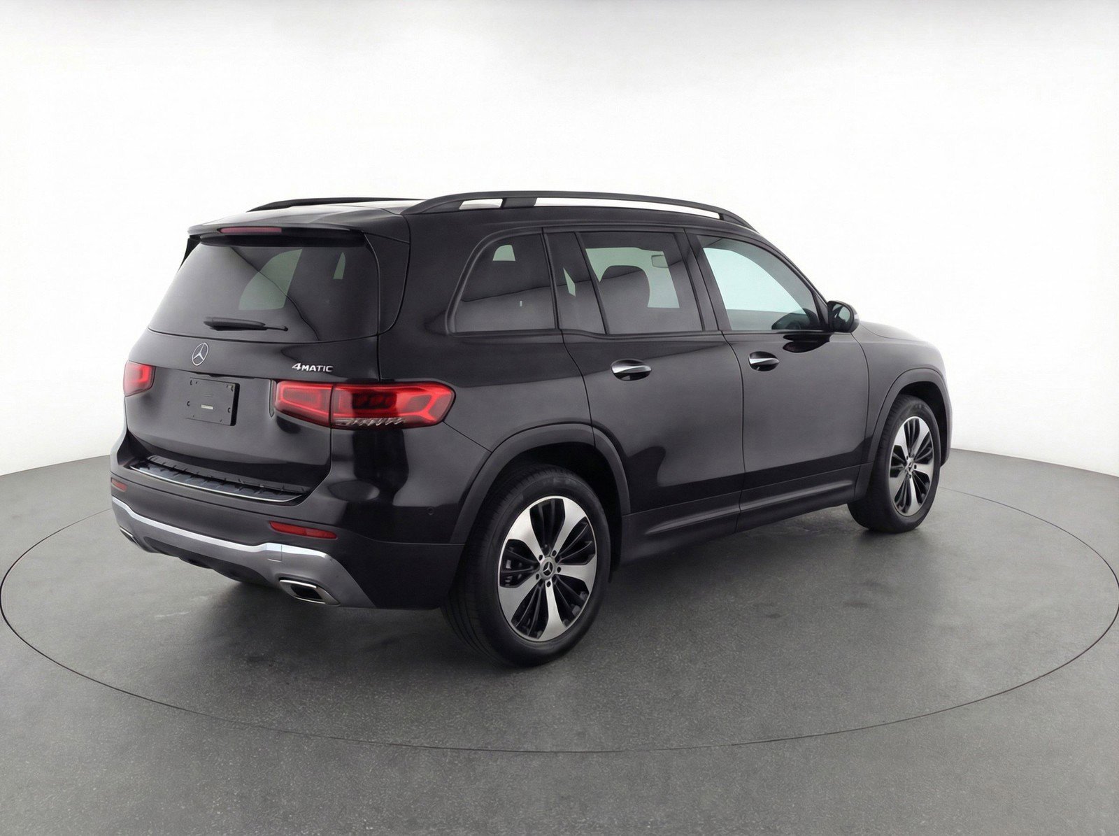 Used 2025 Mercedes-Benz GLB 250 4MATIC image 9