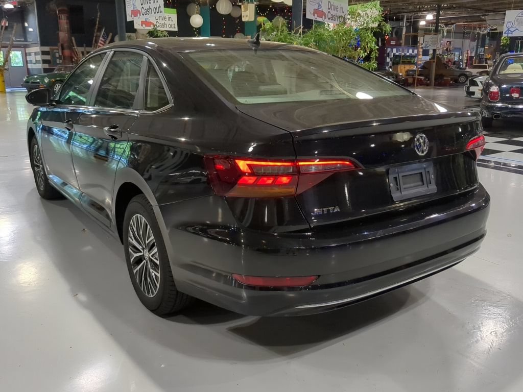 Used 2019 Volkswagen Jetta SEL w/ Cold Weather Package FWD image 10