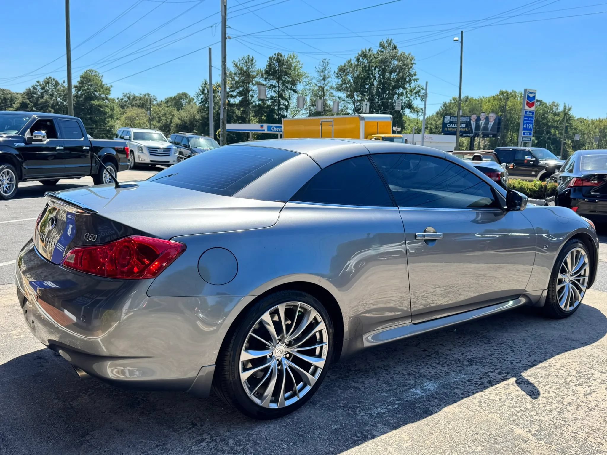 Used 2015 INFINITI Q60 Convertible w/ Premium Package RWD image 7
