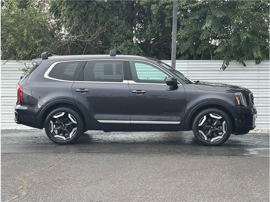 Used 2025 Kia Telluride S AWD/4WD image 9
