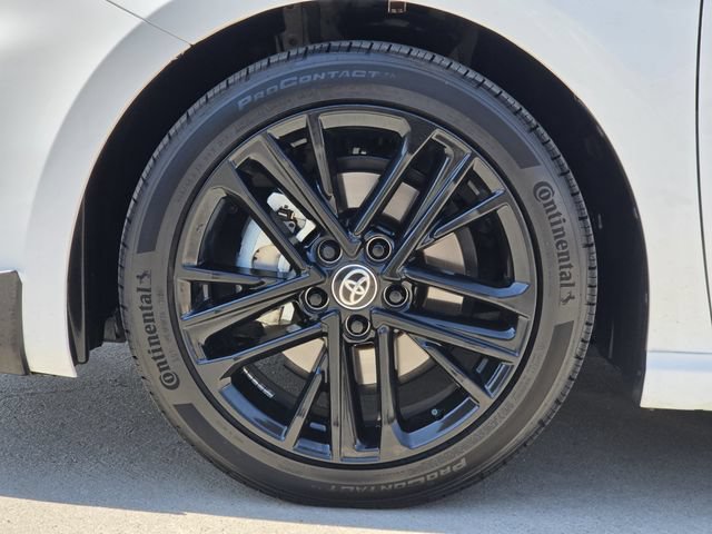 Used 2025 Toyota Camry SE w/ Convenience Package FWD image 8