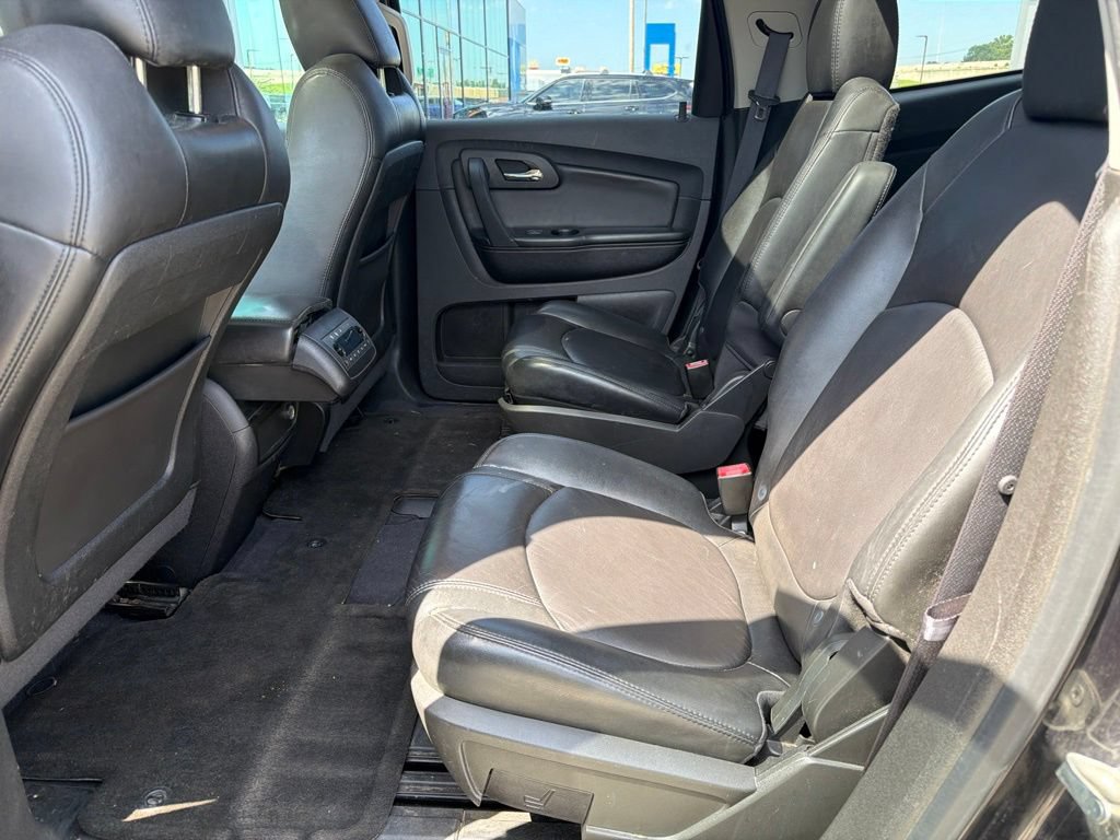 Used 2011 Chevrolet Traverse LT FWD image 11