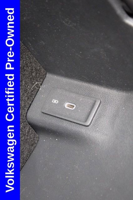 Used 2025 Volkswagen Atlas Peak Edition SE image 44